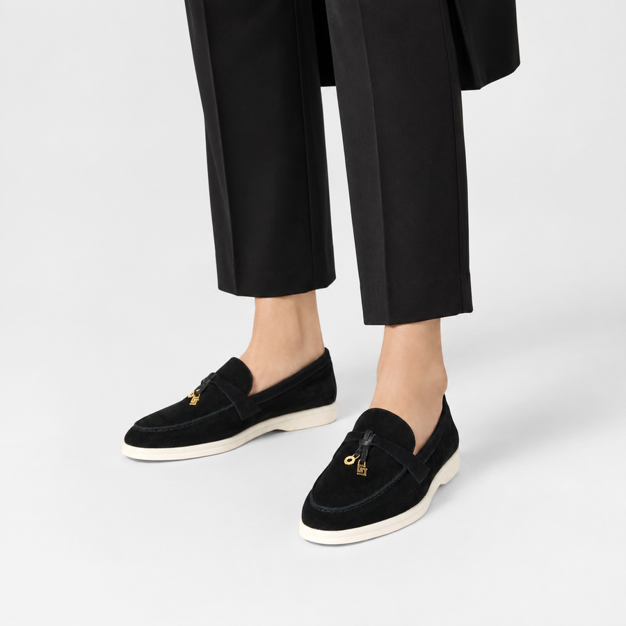 Mocassin Femme Daim Noir à Glands Dorés – Finition Luxe et Raffinée