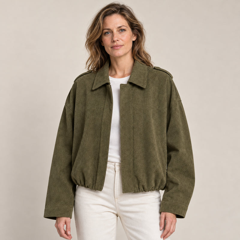 Blouson Bomber Femme - Effet Daim Col Rabattu Poignets Côtelés - Vert - photo portée sur fond beige