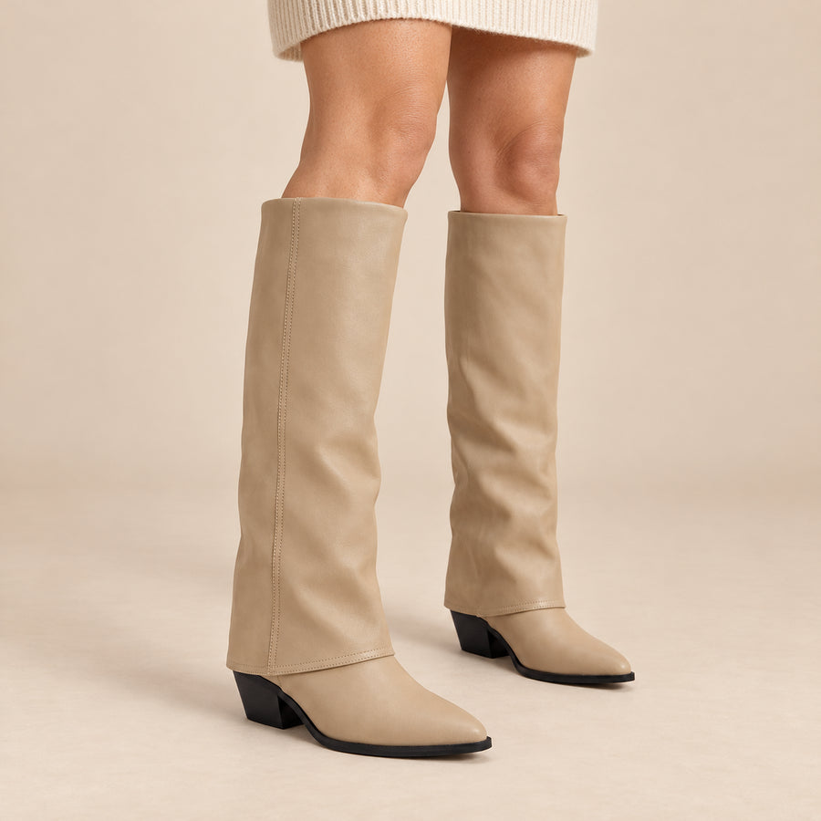 Bottes Hautes Femme - Revers en Simili Talon Cubain - Beige - vue portée sur fond beige