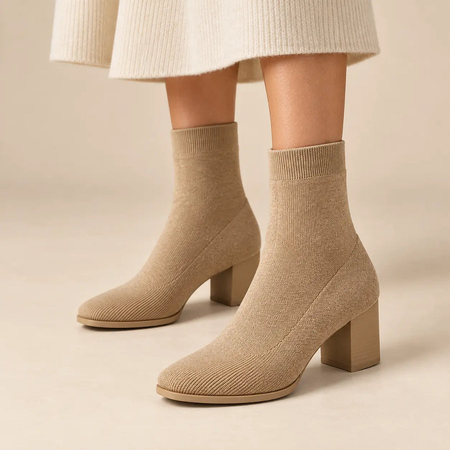 Bottines Chaussettes Femme - Maille Côtelée Talon Bloc Beige porté