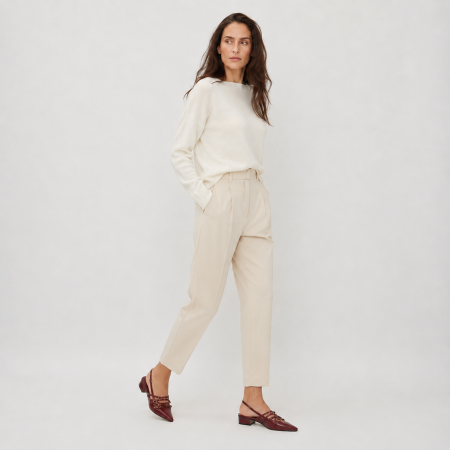 Escarpin femme talon bas ligne épurée - vue d'ensemble posé