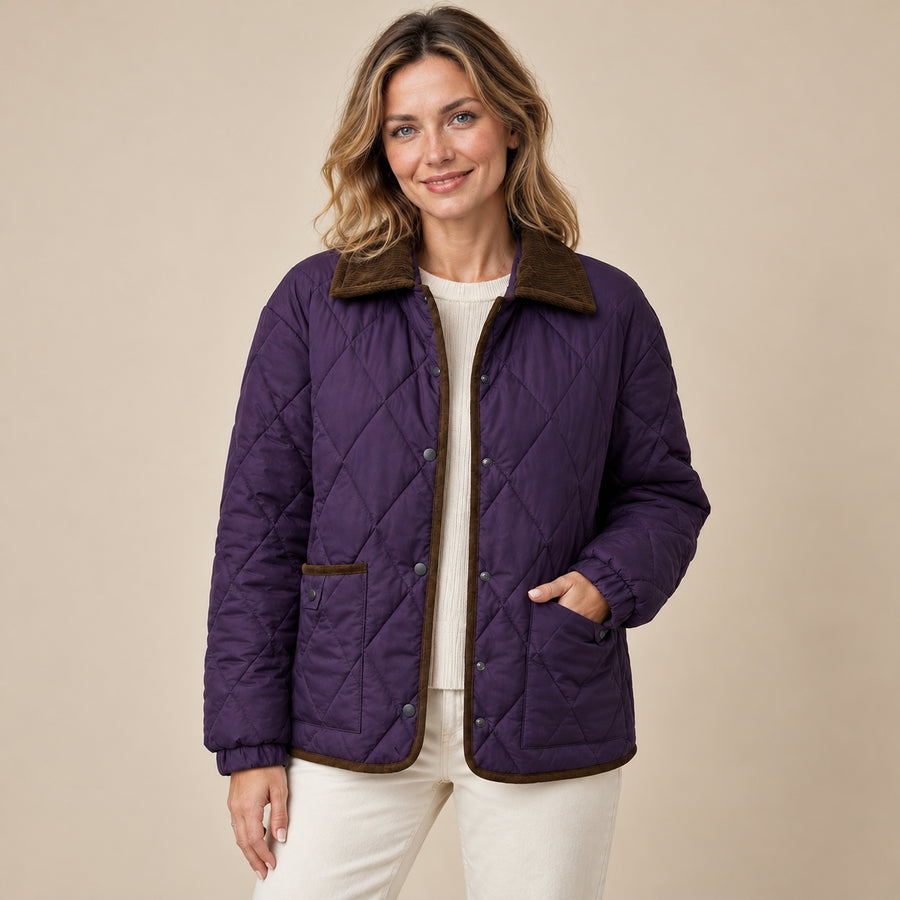 Veste Matelassée Courte Femme - Motif Carreaux Col Contrasté - Violet foncé - photo portée sur fond beige