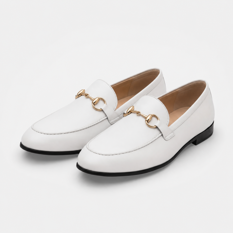 mocassin en cuir blanc avec mors doré vue principale non portee