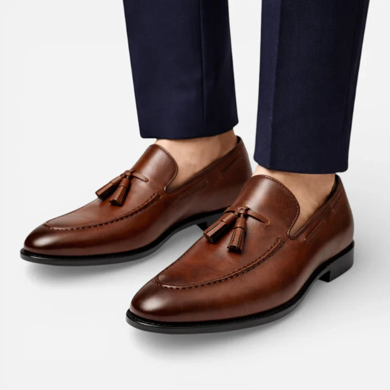 mocassin en cuir vernis marron vue portee de proche stable