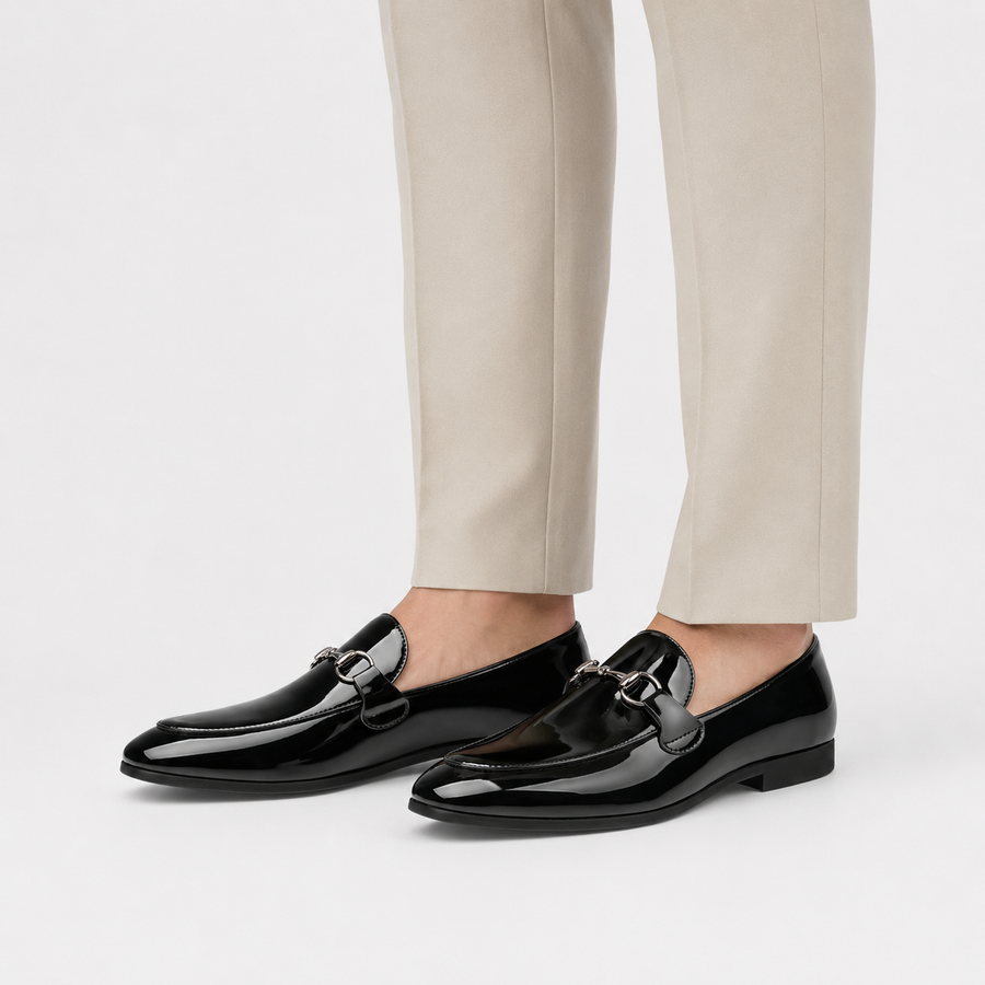mocassin en cuir noir vernis pour costume vue portee moyen