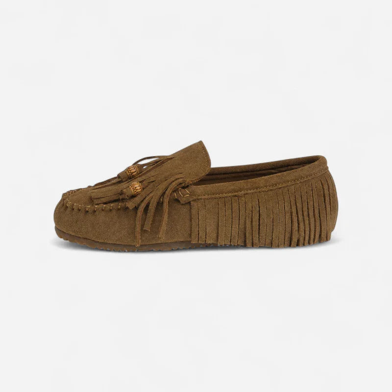 mocassin pour femme en daim marron vue de coté non portée