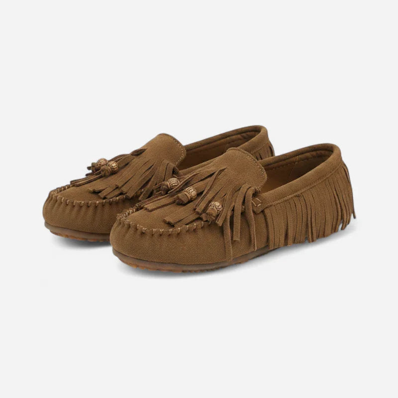 mocassin pour femme en daim marron vue de trois quart non portée