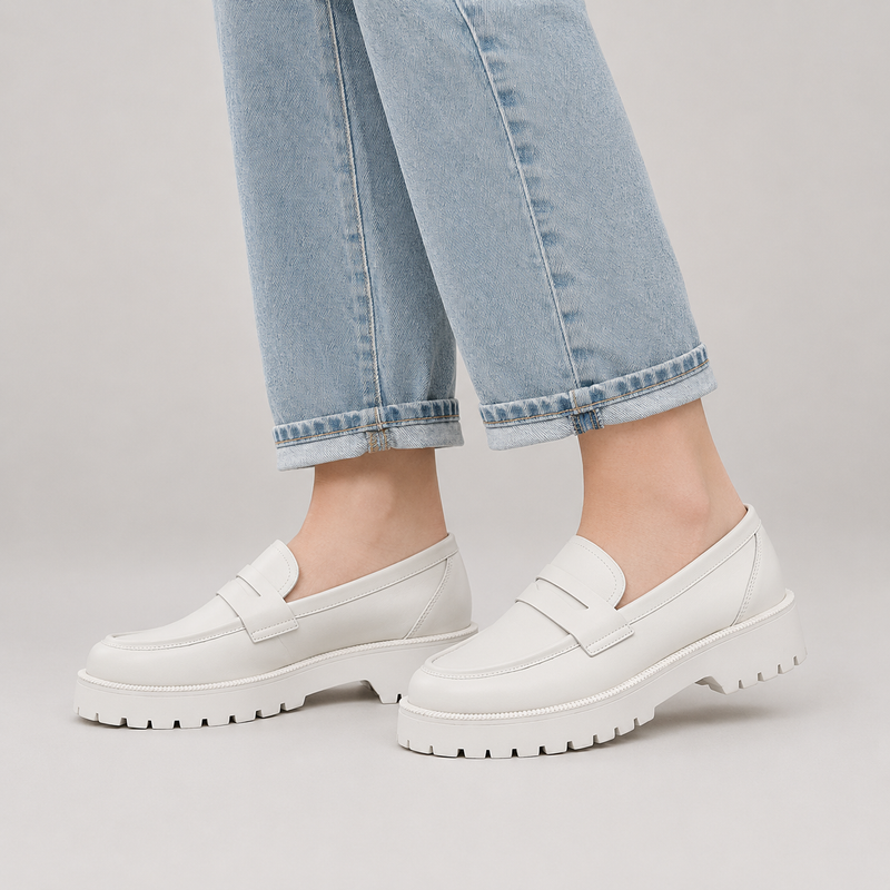 mocassin pour femme en cuir blanc avec plateforme vue principale portée