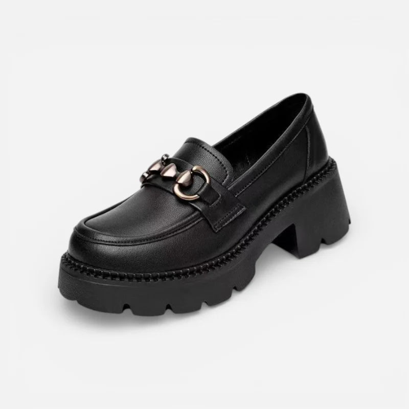Mocassin plateforme en cuir mat noir avec chaînette argentée pour femme
