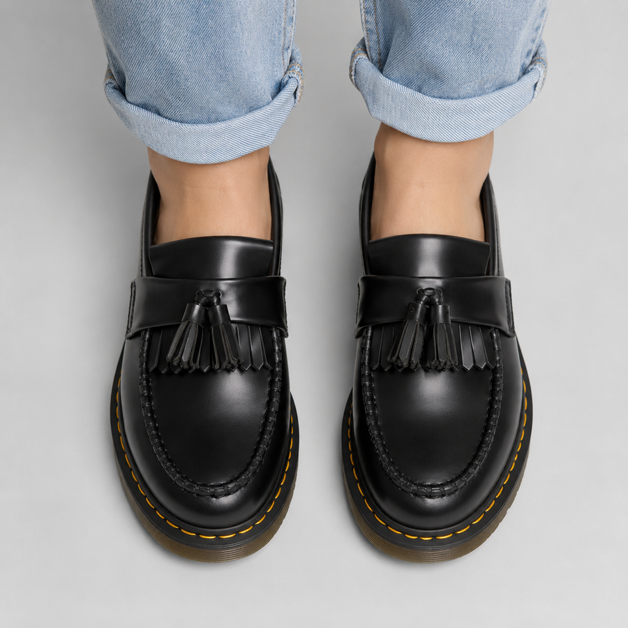 Mocassins en cuir noir pour femme vus du dessus