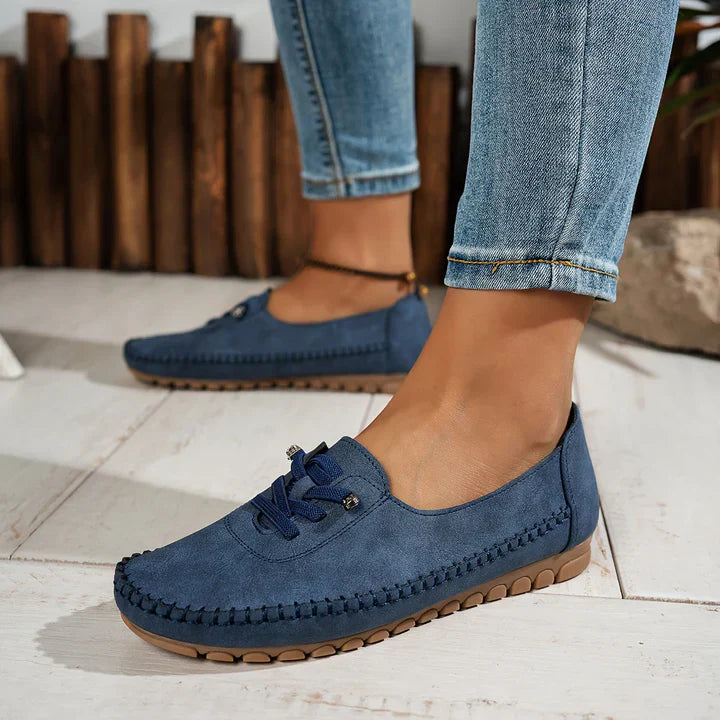 Mocassin femme bleu marine détail lacet - vue face
