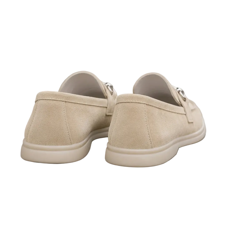 Vue arrière des mocassins femme en suède beige à semelle plateforme