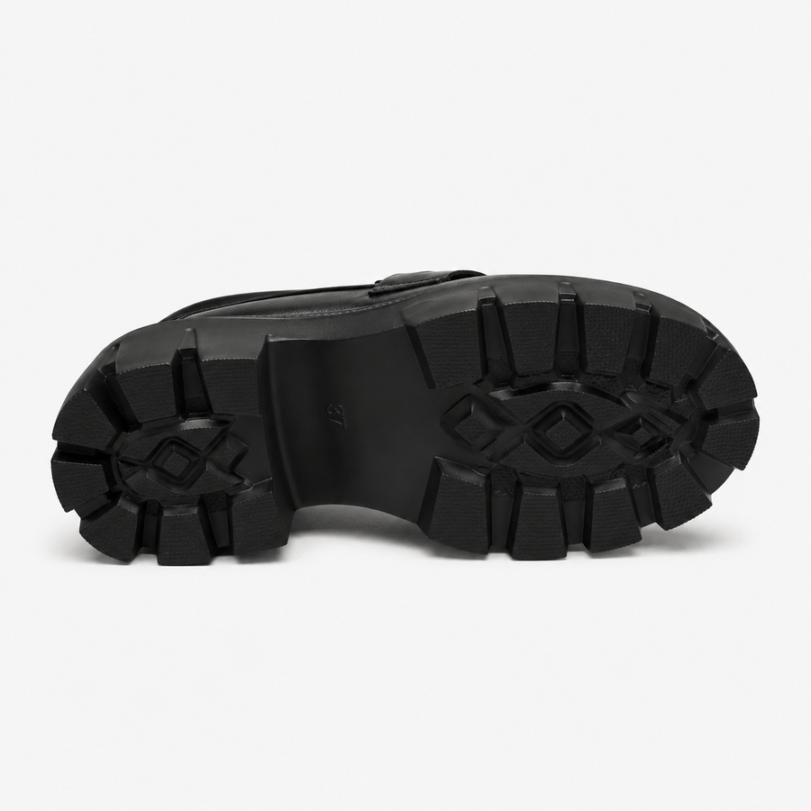 Mocassin femme noir plateforme chunky - gros plan bout rond