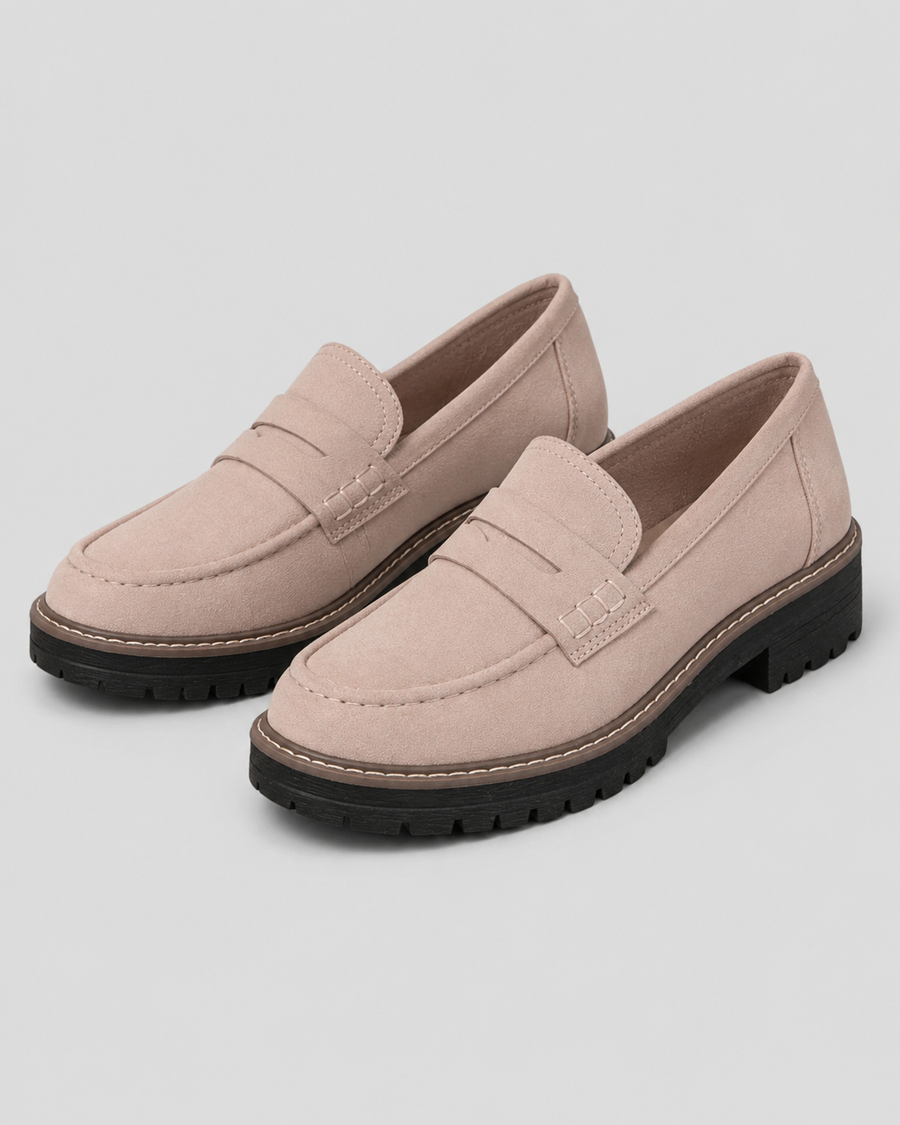 Mocassins femme orthopédiques beiges à enfiler présentés seuls