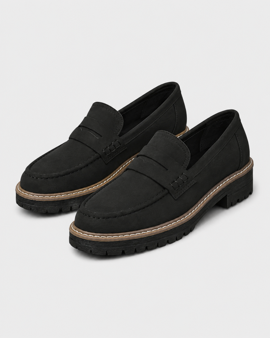 Mocassins femme orthopédiques noirs à enfiler présentés seuls