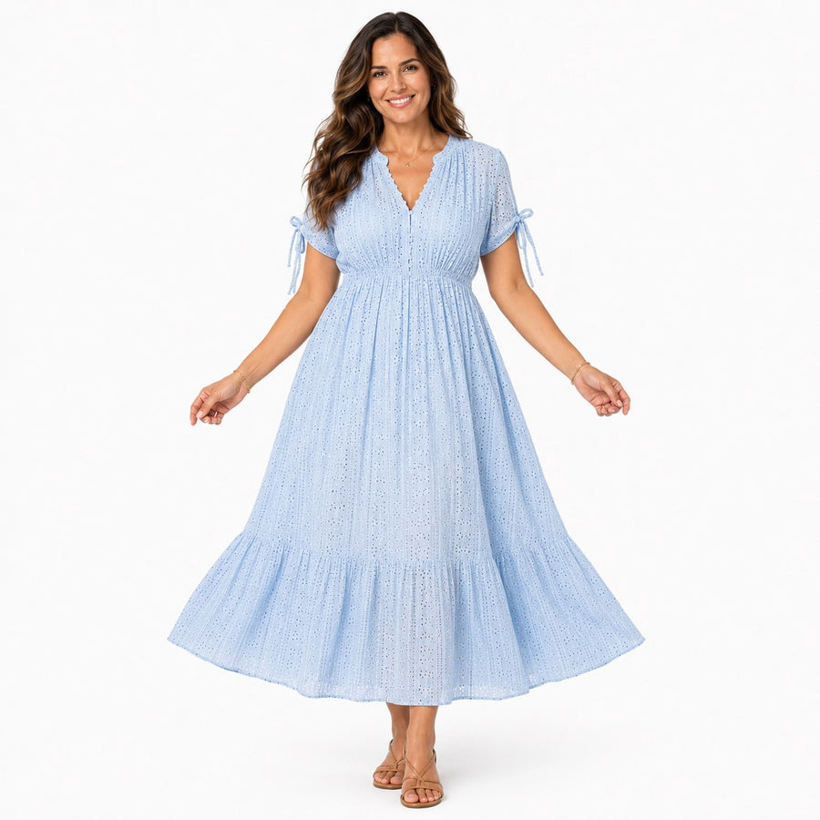 Robe femme blanche dentelle volants - détail col V ajouré