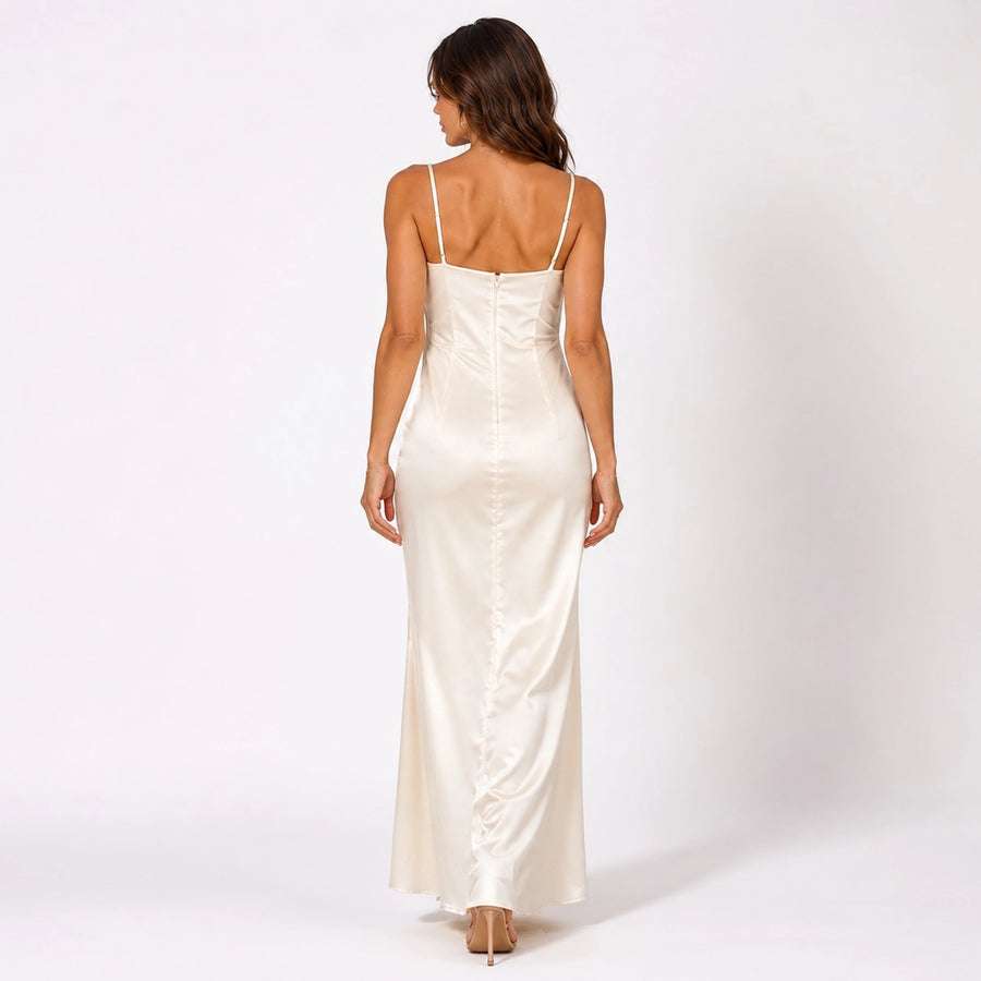 Robe longue fourreau femme bretelles fines - silhouette complète