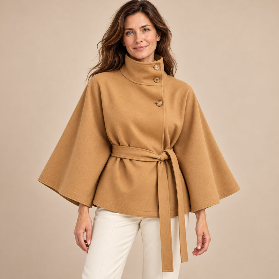 Trench Femme - Court Col Montant Boutonné Ceinture Cintrée - Caramel - vue portée sur fond beige