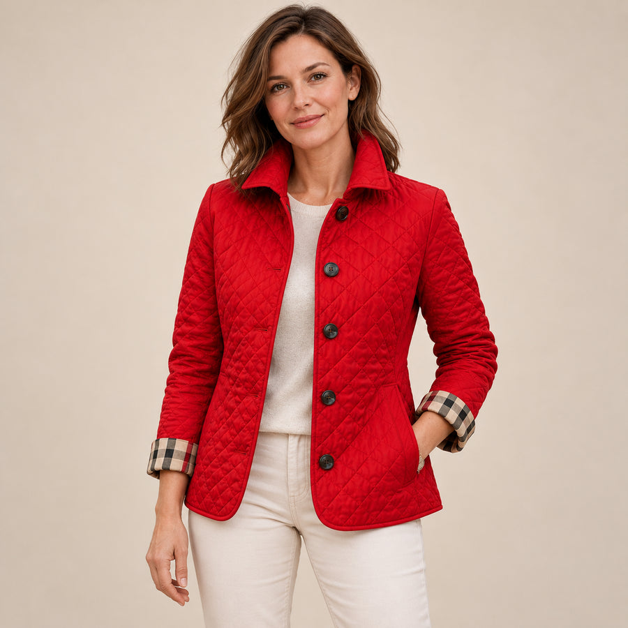 Veste Matelassée Femme - Col Rabattu Fermeture Boutons - Rouge - photo portée sur fond beige